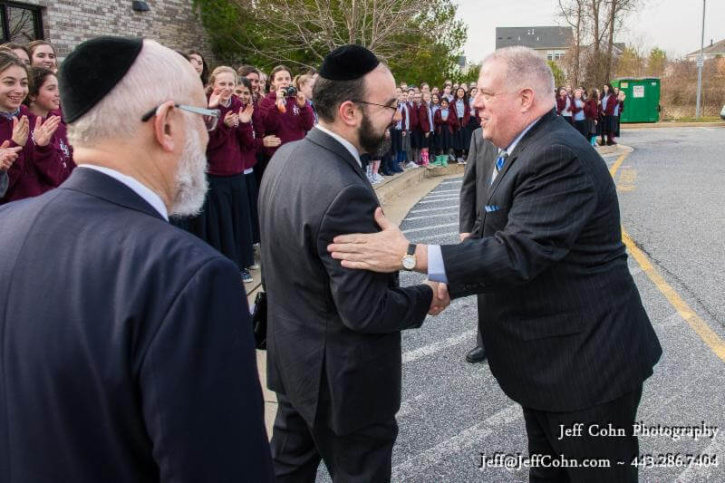 maryland-governor-hogan-visits-jewish-school-to-announce-boost-in-scholarship-program