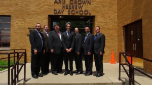 Senator Dan Biss (D-Evanston) visiting Arie Crown Hebrew Day School lunch program
